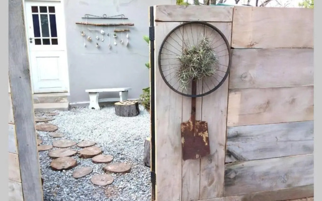 The Homestead - Simple Farm-Style Accommodation