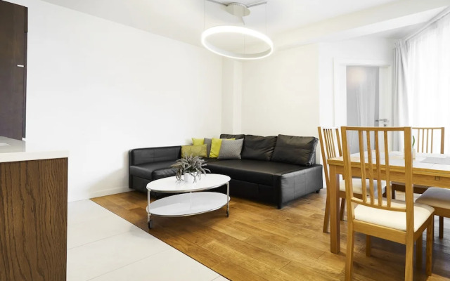 Contemporary Apartment Pilsudskiego Str.