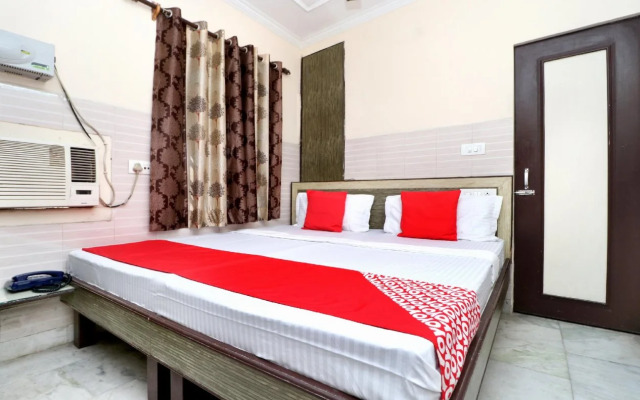OYO 23084 Chhabra Guest House