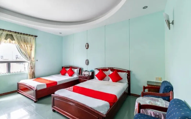 Super Oyo 266 Golden Gate