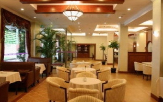 Junius Boutique Hotel