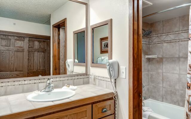 Mountain Plaza at Center Village by Copper Mountain Lodging