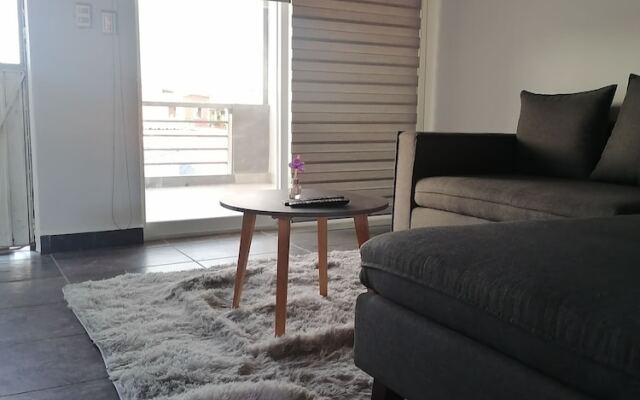 Cambero's Place - Centrally-located Loft-penthouse