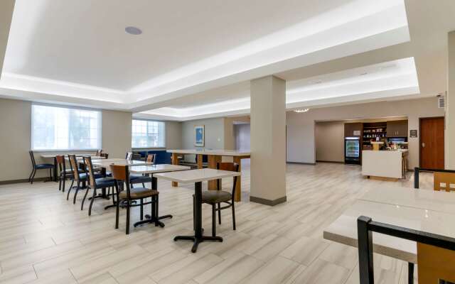 Comfort Inn & Suites