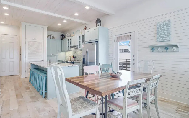 Beach Bungalow TC 2305