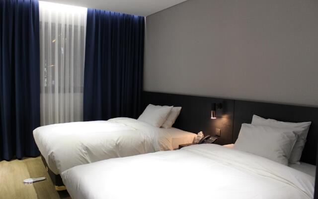 Rivertain Hotel Gyeongju