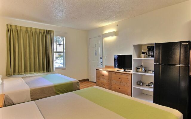 Studio 6 Austin, TX - Midtown