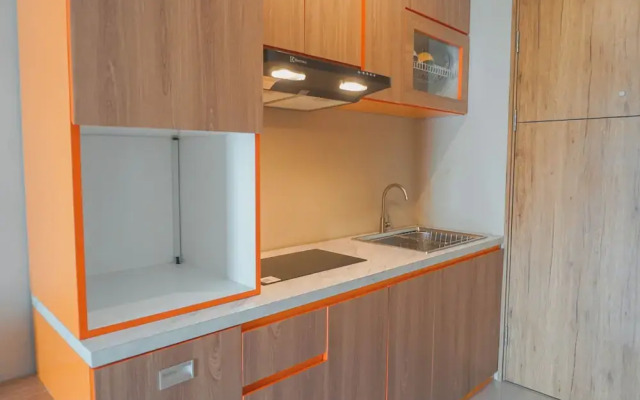 Cozy Studio Apartment At Gateway Park Lrt City Bekasi