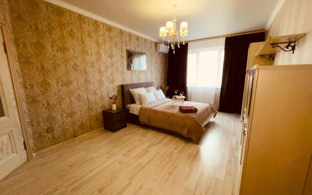 Be Happy (Би Хеппи) на улице Жлобы