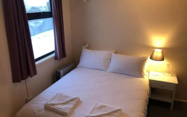 Knockshannoch Ski Lodge