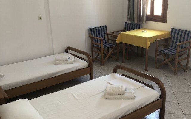 Tarelis Apartments & Studios