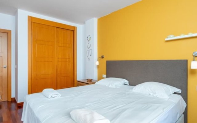 Apartment - 3 Bedrooms with Pool and WiFi - 107926