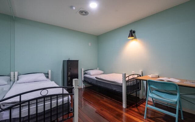 Mireuk Mireuk Hostel