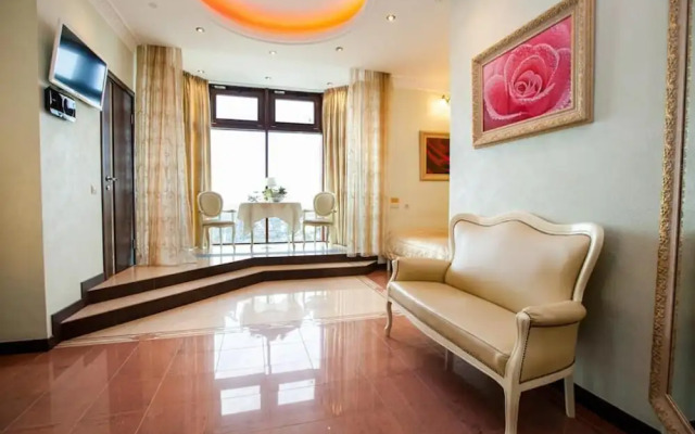 Triumph Palace Boutique Hotel