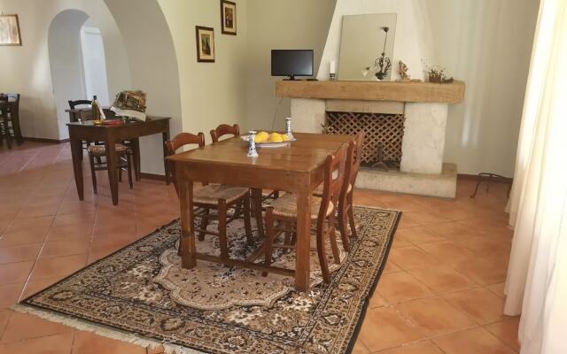 La Tavernola Agriturismo - Tenuta Mandia