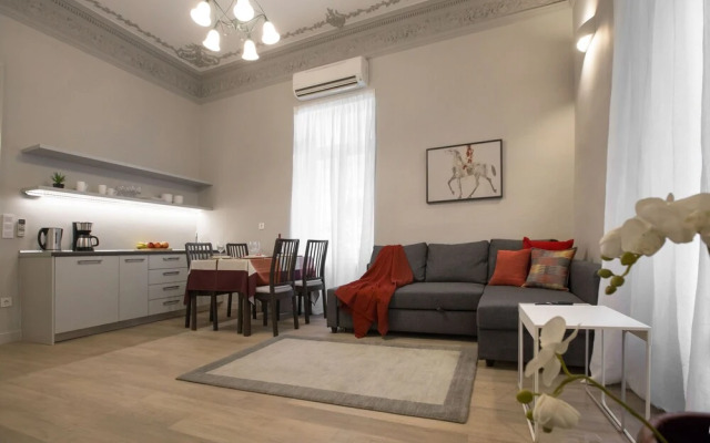 Sophisticated Apartment in Syntagma by GHH