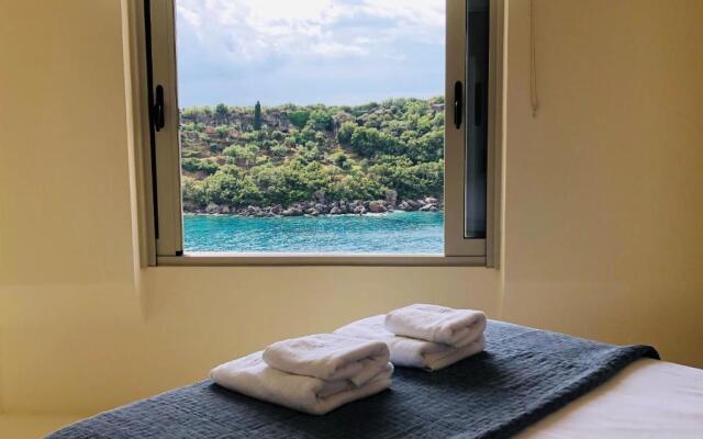 Katikies Manis Suites