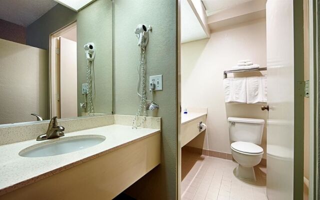 Best Western Golden Sails Hotel