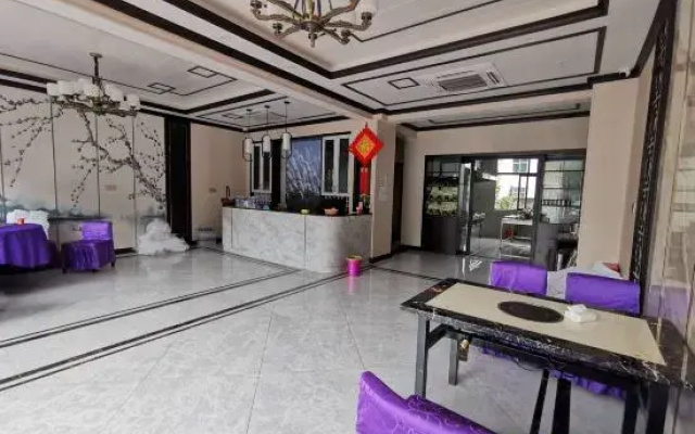 Seven Hotel