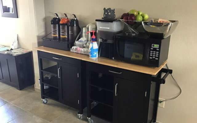 Super 8 by Wyndham Dillon