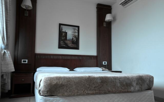 White House Hotel