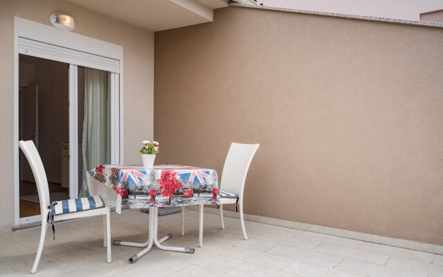 Studio Apartments Near Center 4