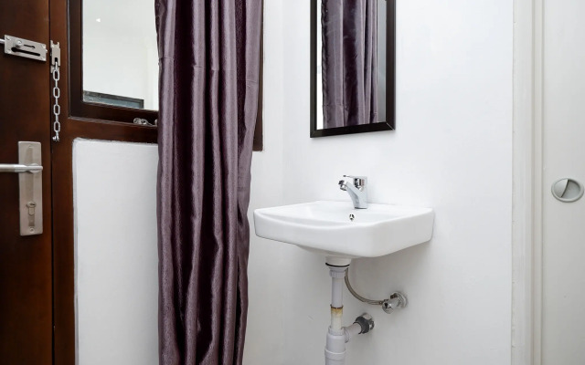 OYO 1611 Four D'home
