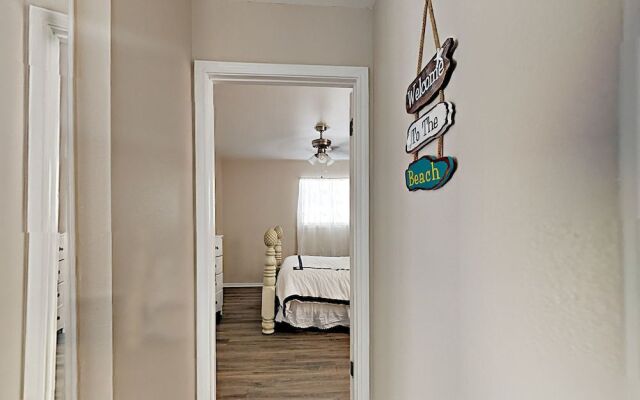 19 Hilltop House by RedAwning