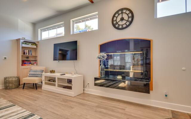Luxe Pasadena Casita w/ Fireplace & Grill