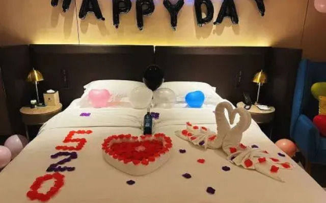 Echarm Plus Hotel (Foshan Zhihui Xincheng Subway Station)
