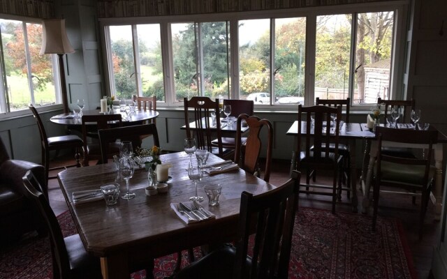 The Leicester Arms Hotel