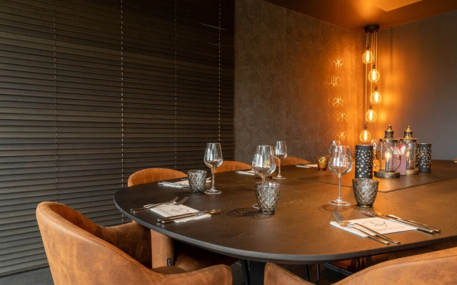 Mezzo Hotel & Business