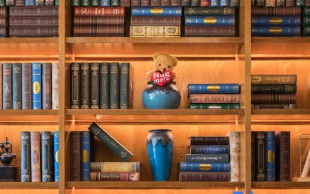 James Joyce Coffetel (Beijing Shahe Metro Station)