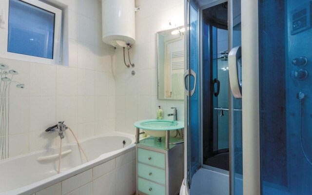 Awesome Home in Podstrana With Wifi and 3 Bedrooms