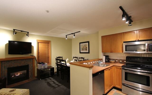 Glacier's Reach by Whistler Retreats