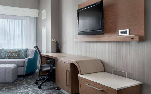 Courtyard by Marriott Newark Elizabeth