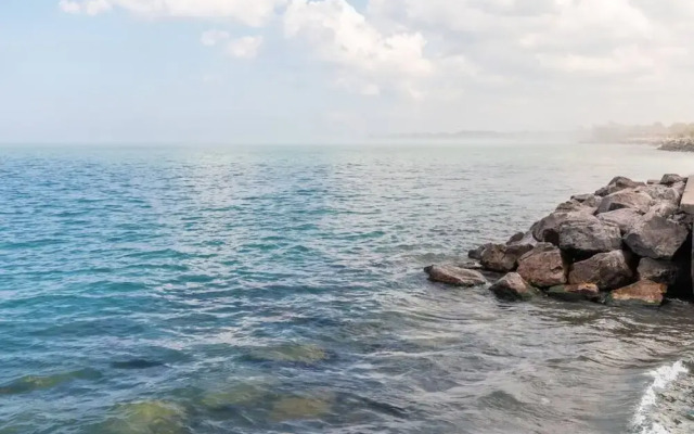 Modern 3BR House Steps to the Beach