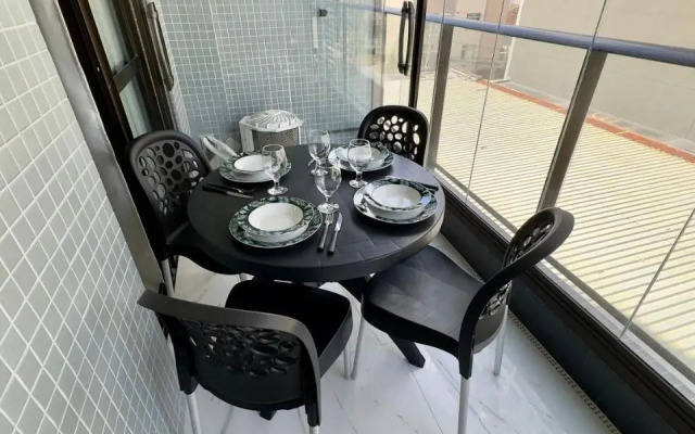 Academia/Garagem/ Piscina : a 300 m do Farol