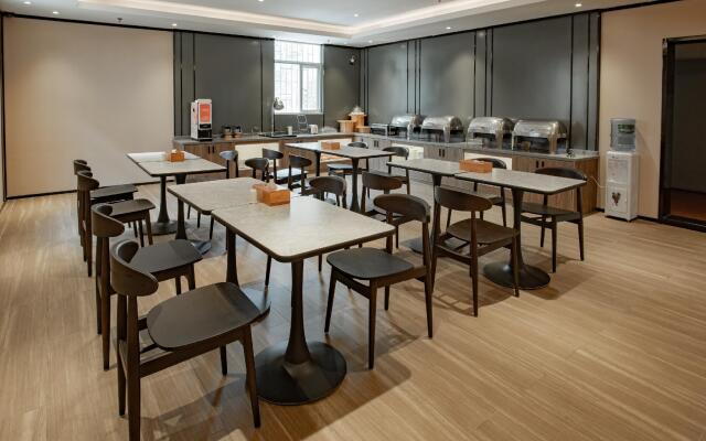 Hanting Hotel Chenzhou Pedestrian Street