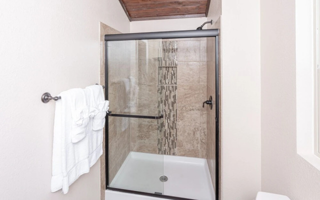 Cava Robles RV Resort