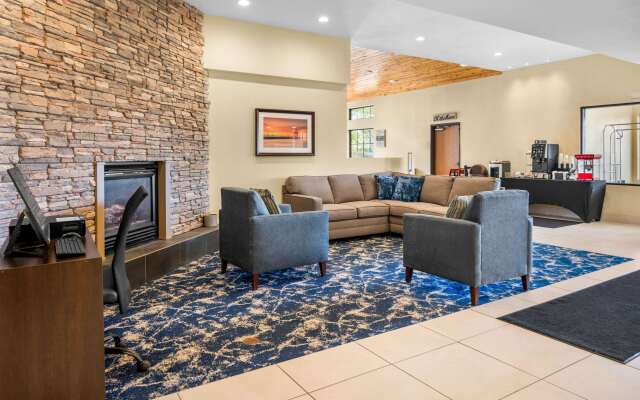 White Pines Inn & Suites