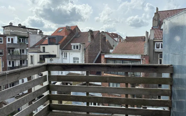 Charming Entire Duplex Apartment for 5 in Saint-gilles,