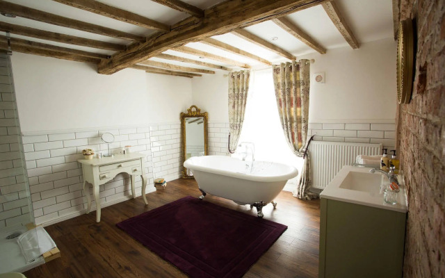 The Vicarage Freehouse & Rooms