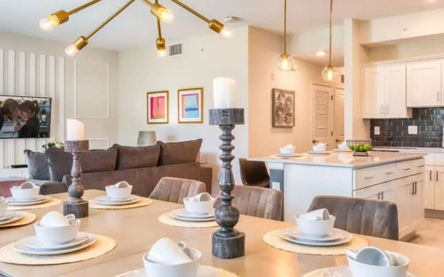 Urban Elegance - Modern Retreat