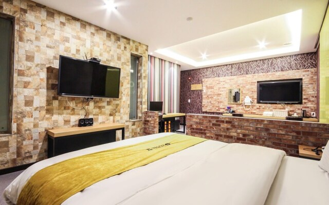 Jeonju Sinsigaji Hotel Pop