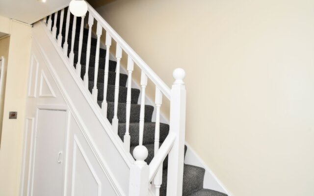 stylish 6 bed home