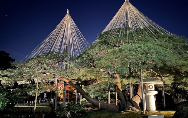 Kanazawa Higashiyama Chaco