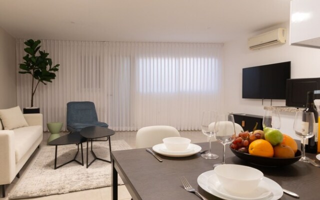 Huge & Lovely Unit 2BR 2BT By the beach
