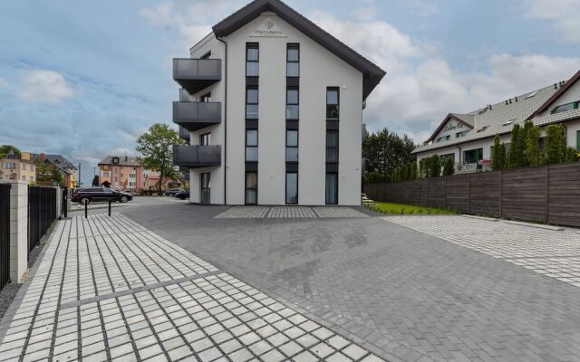Deep Blue Apartment in Mielno by Renters