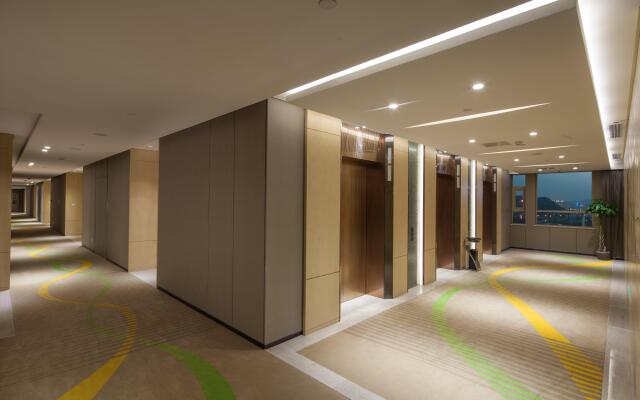 Holiday Inn Qingdao Expo, an IHG Hotel